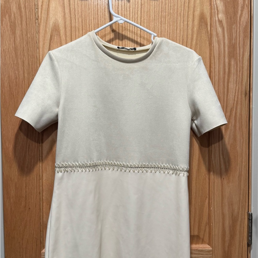 Cream Short Sleeve Dress with Decorative Waist Trim